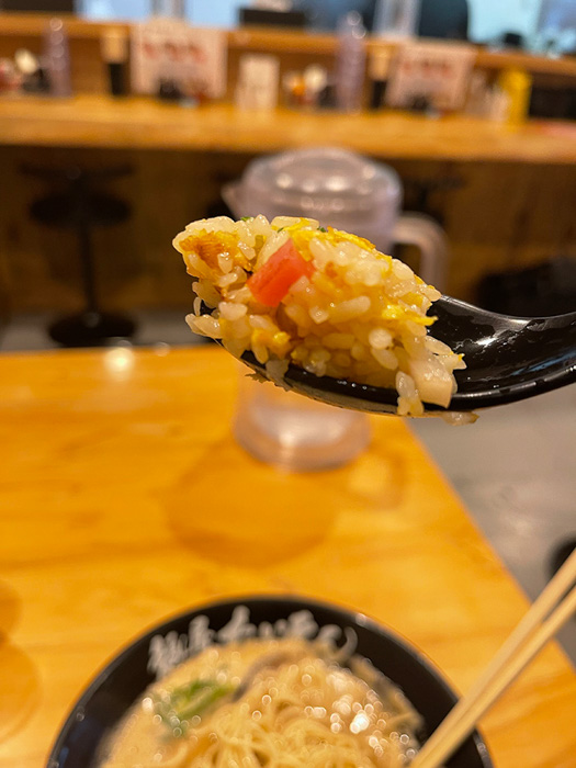 チャーハンも実食します